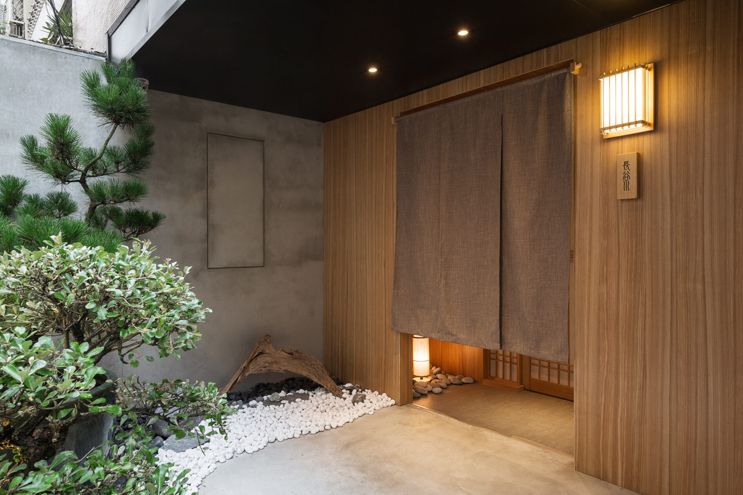 台湾の鮨店(寿司店)の内装施工事例