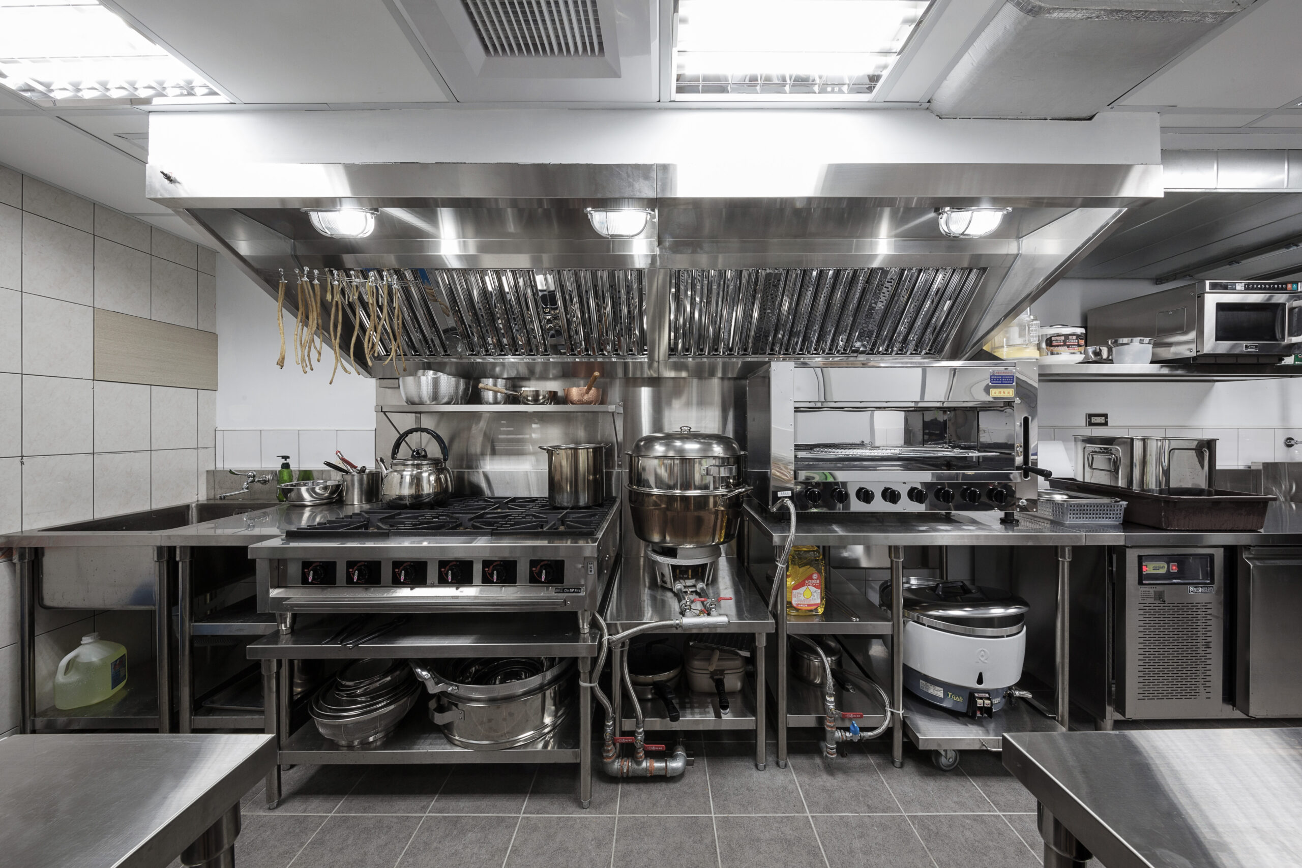 台湾の鮨店(寿司店)の内装施工事例