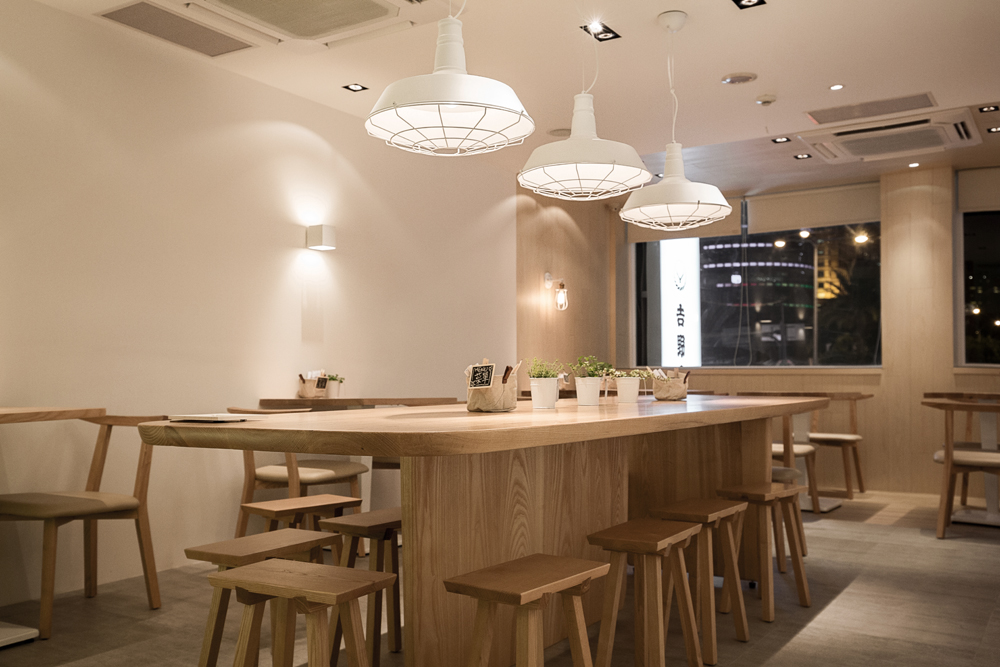 日系企業が台湾で出店したファストフード店の内装デザイン施工事例