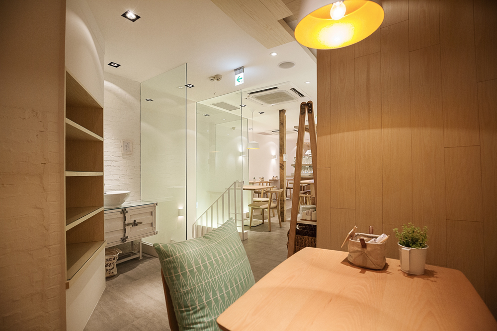 日系企業が台湾で出店したファストフード店の内装デザイン施工事例