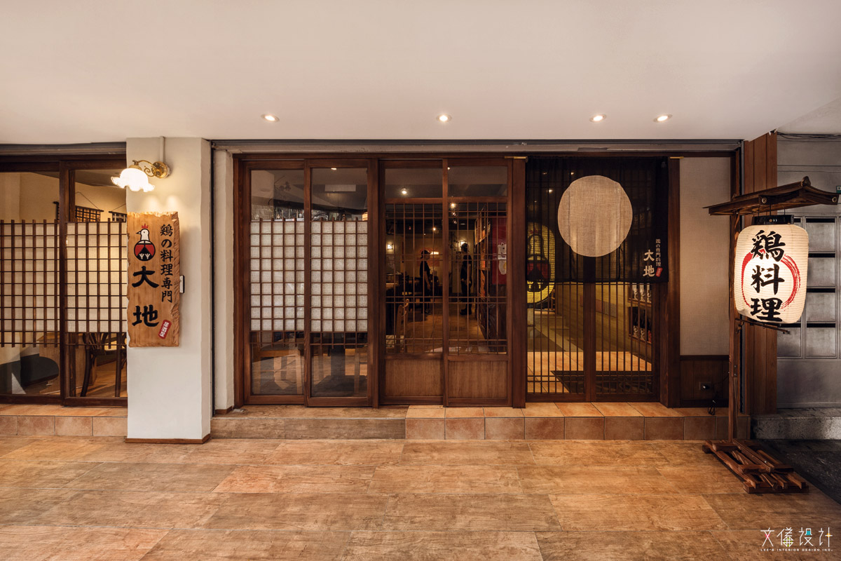 大正ロマンを醸し出すインテリアデザイン|居酒屋内装工事(台湾)