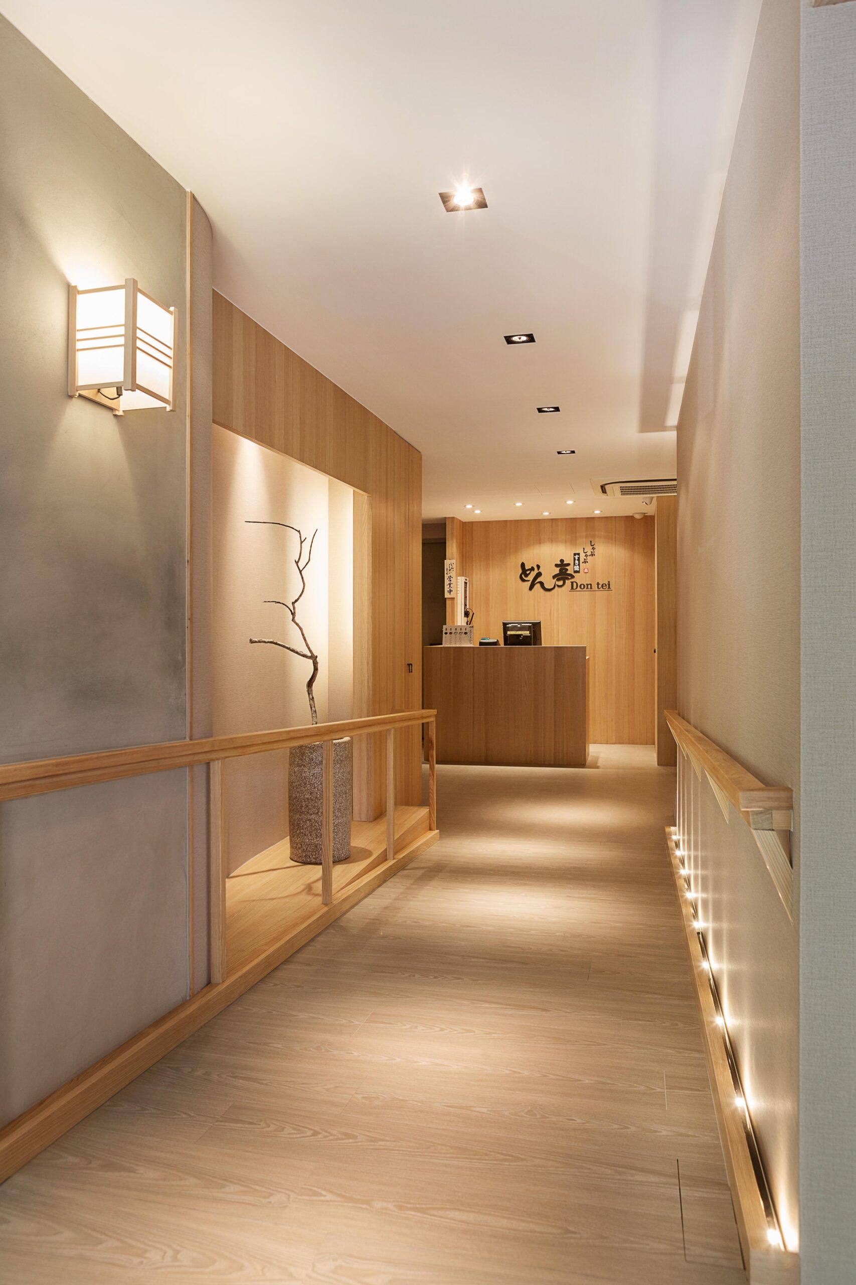 しゃぶしゃぶ店の和モダンな店舗内装 施工事例
