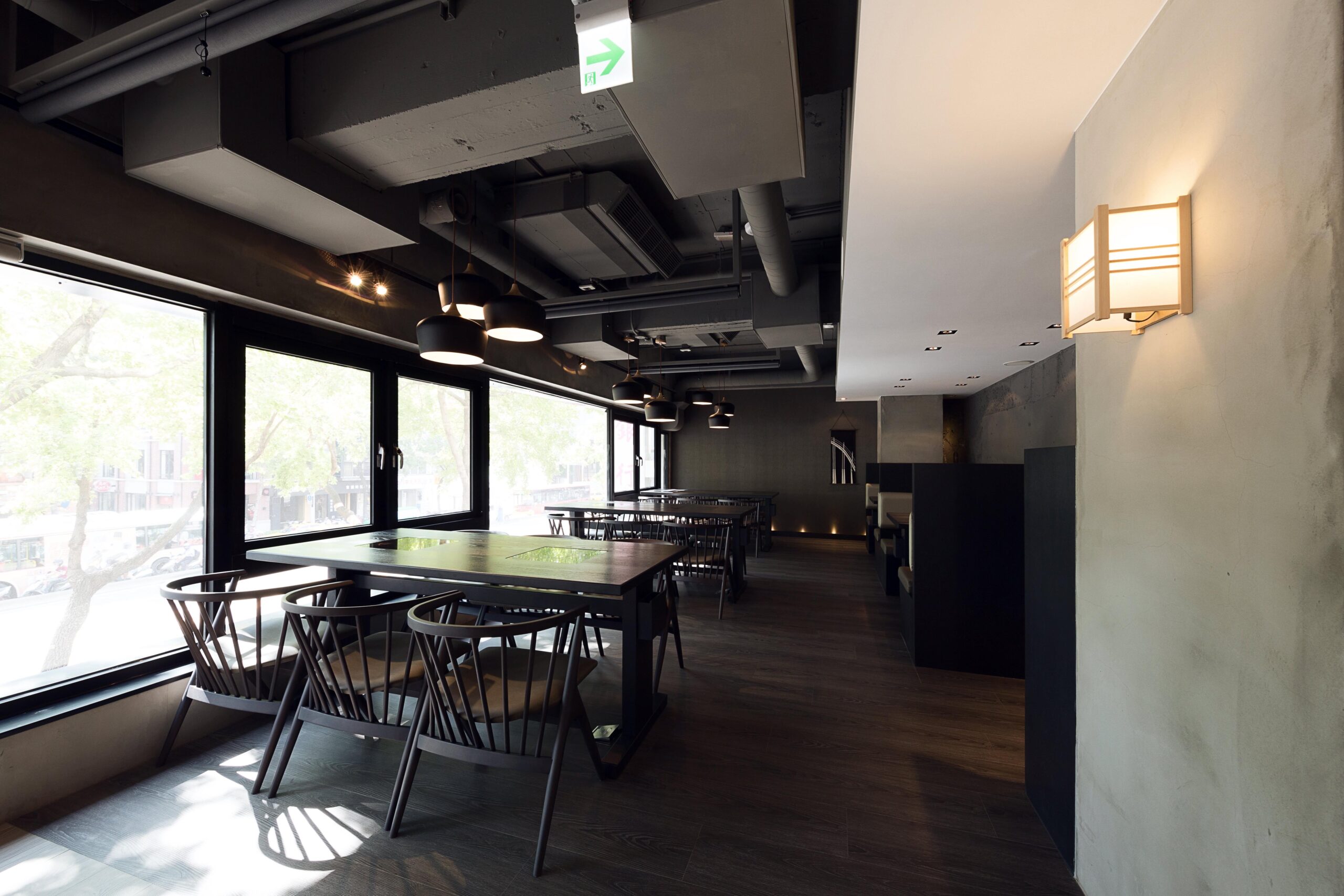 しゃぶしゃぶ店の和モダンな店舗内装 施工事例
