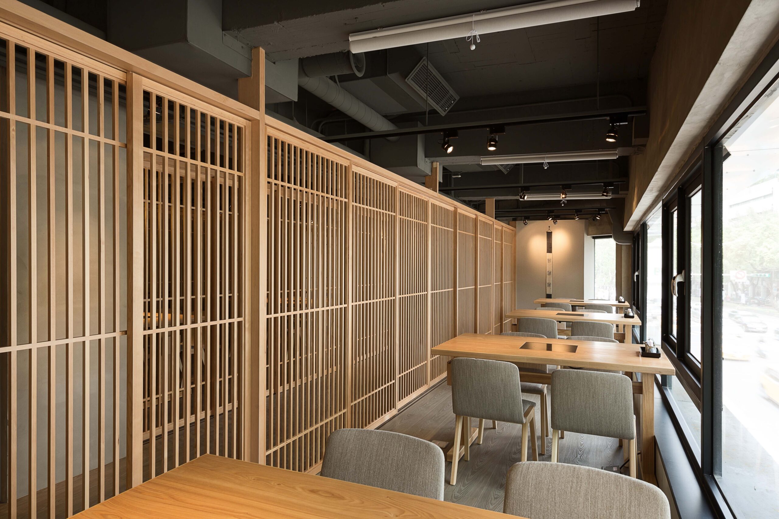 しゃぶしゃぶ店の和モダンな店舗内装 施工事例
