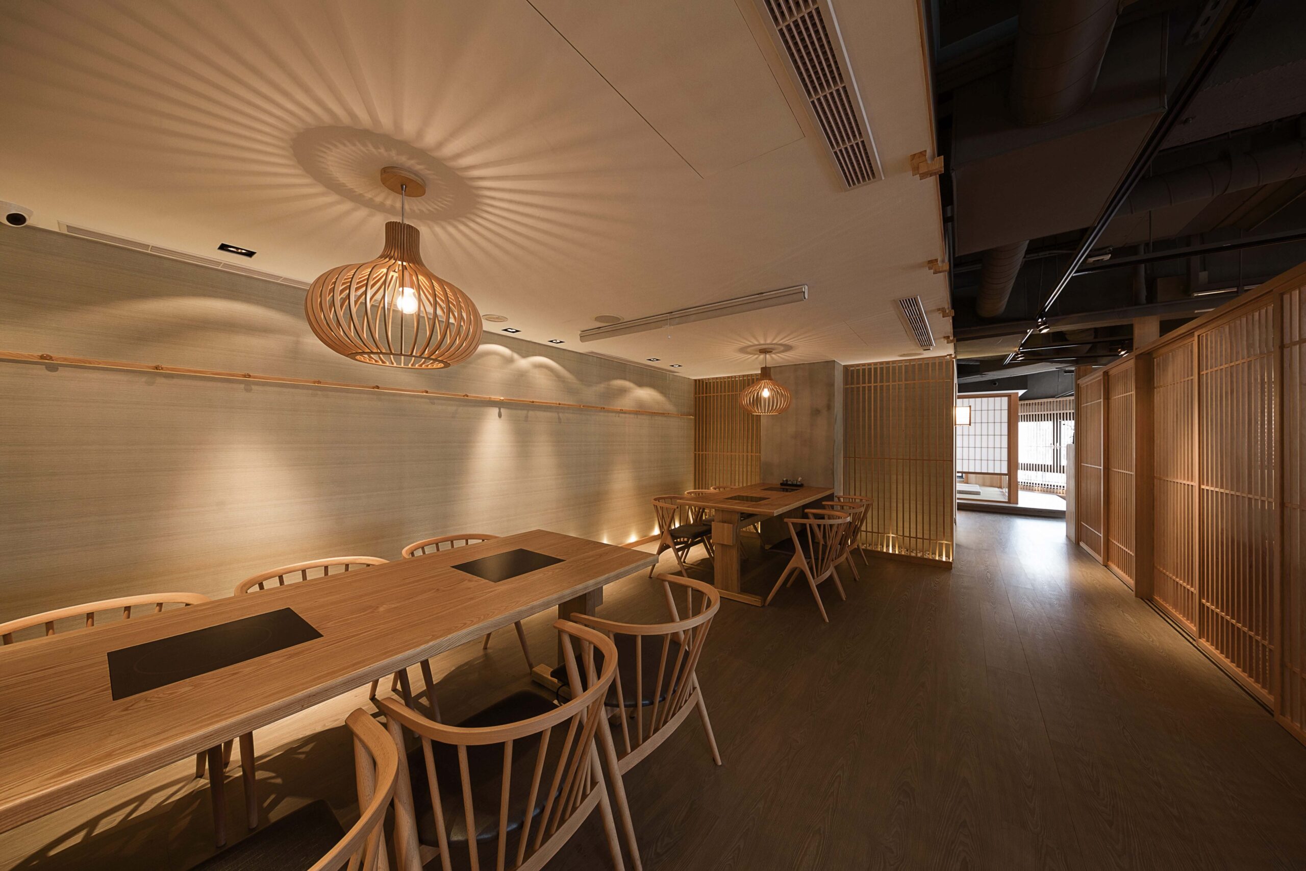 しゃぶしゃぶ店の和モダンな店舗内装 施工事例
