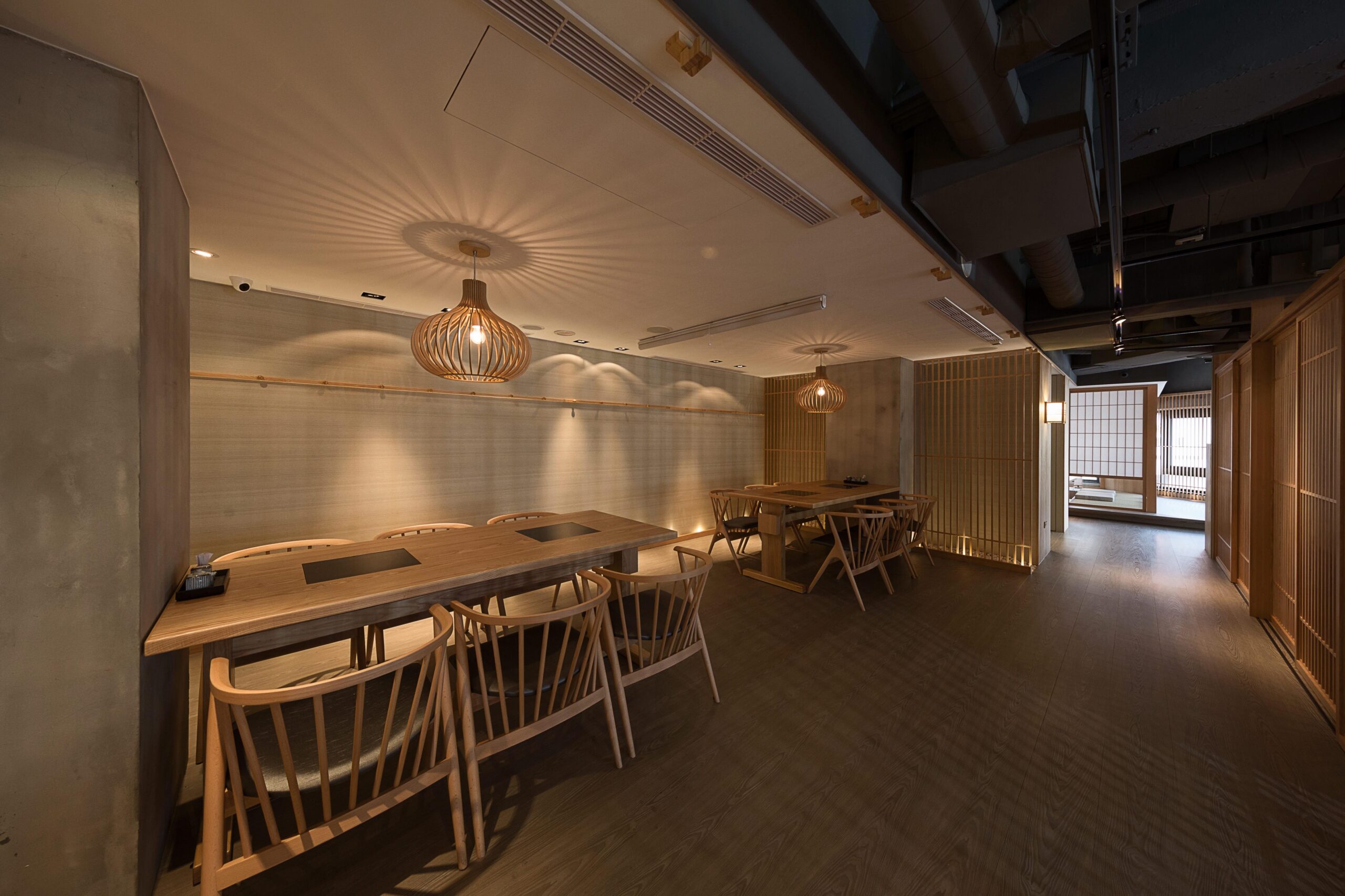 しゃぶしゃぶ店の和モダンな店舗内装 施工事例
