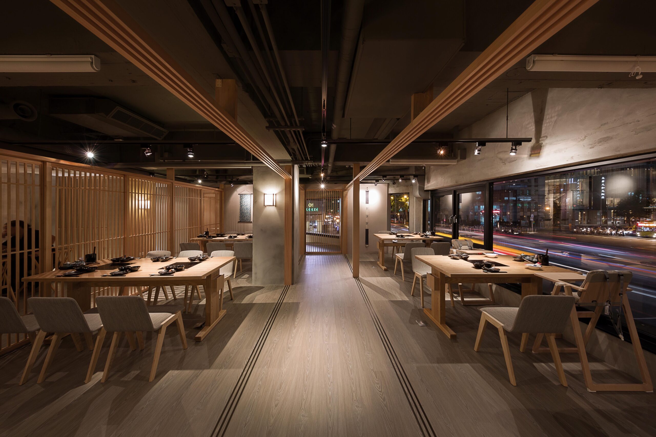 しゃぶしゃぶ店の和モダンな店舗内装 施工事例
