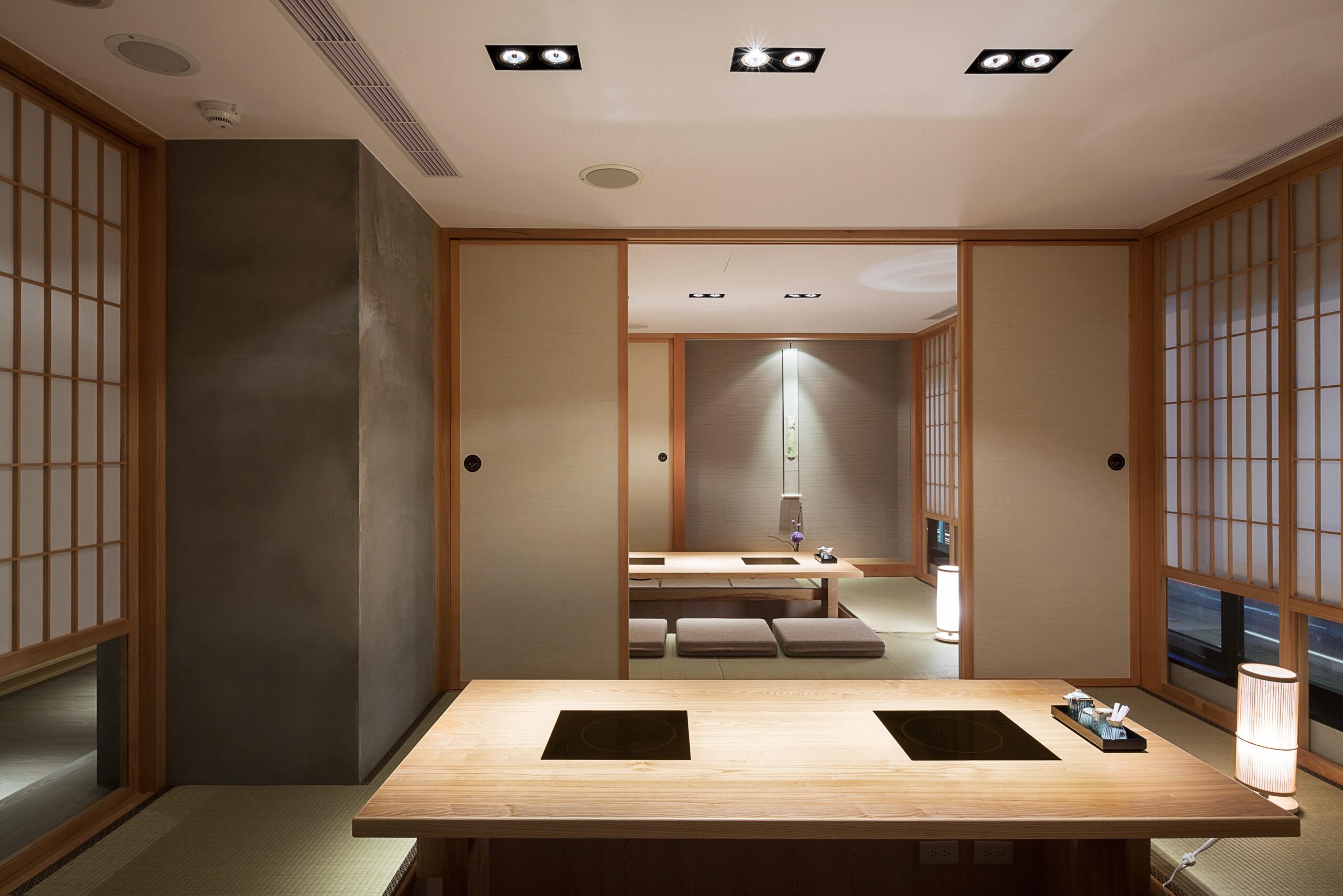 しゃぶしゃぶ店の和モダンな店舗内装 施工事例
