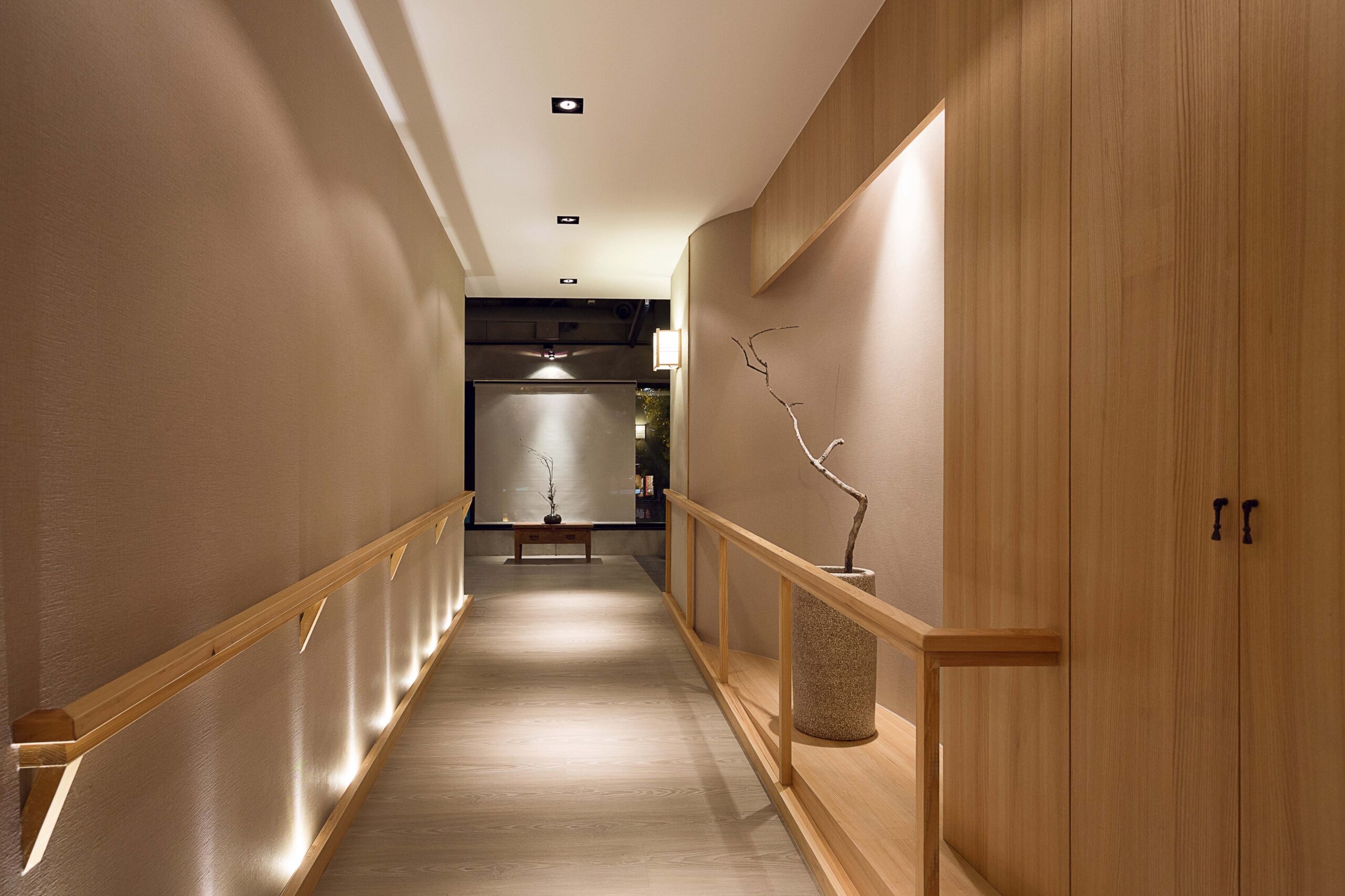 しゃぶしゃぶ店の和モダンな店舗内装 施工事例
