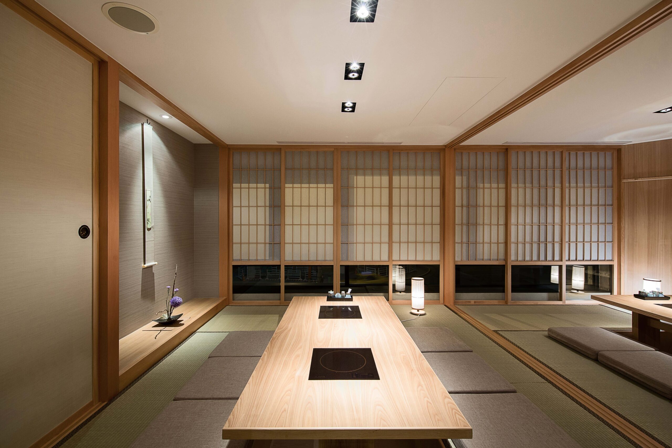 しゃぶしゃぶ店の和モダンな店舗内装 施工事例
