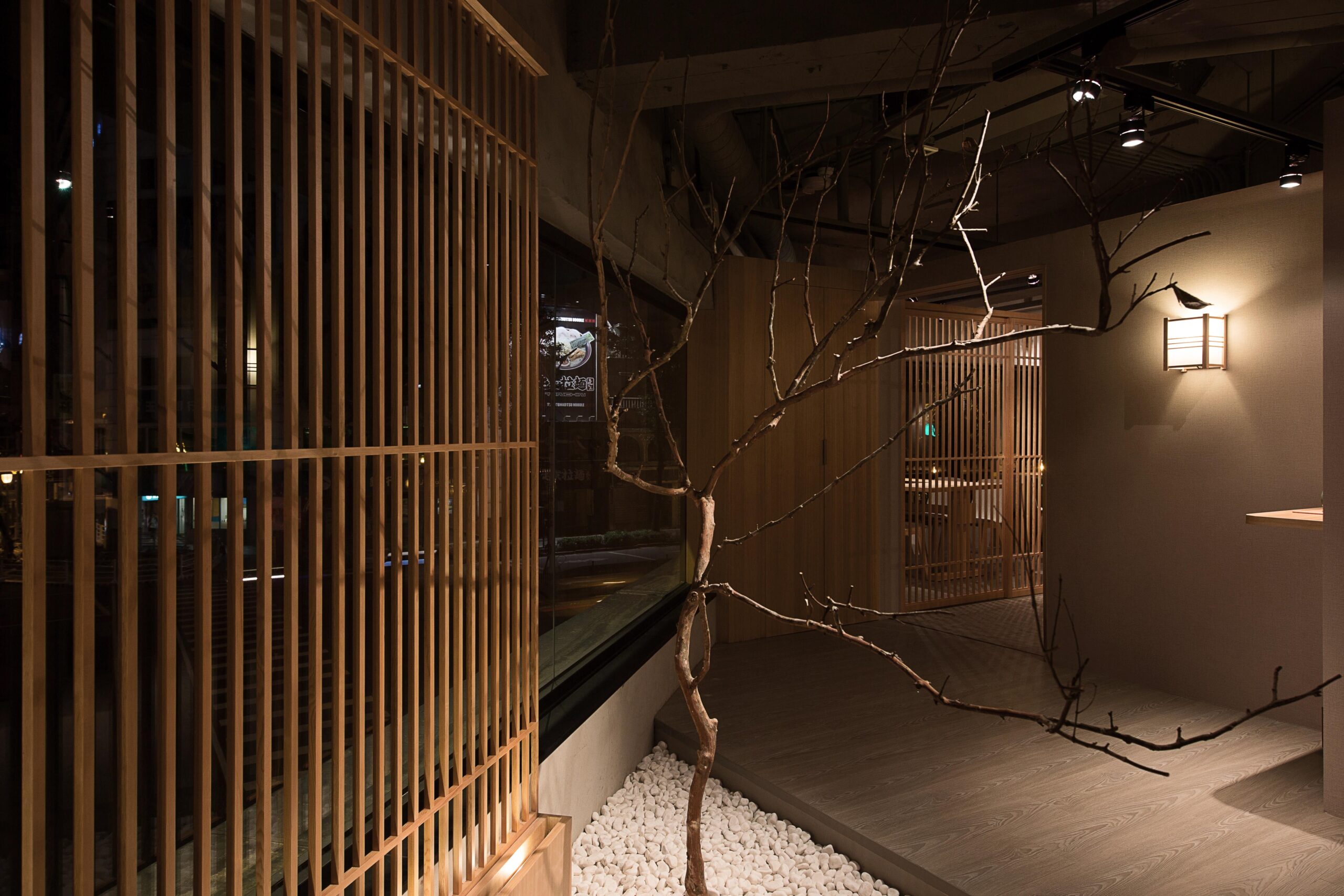 しゃぶしゃぶ店の和モダンな店舗内装 施工事例
