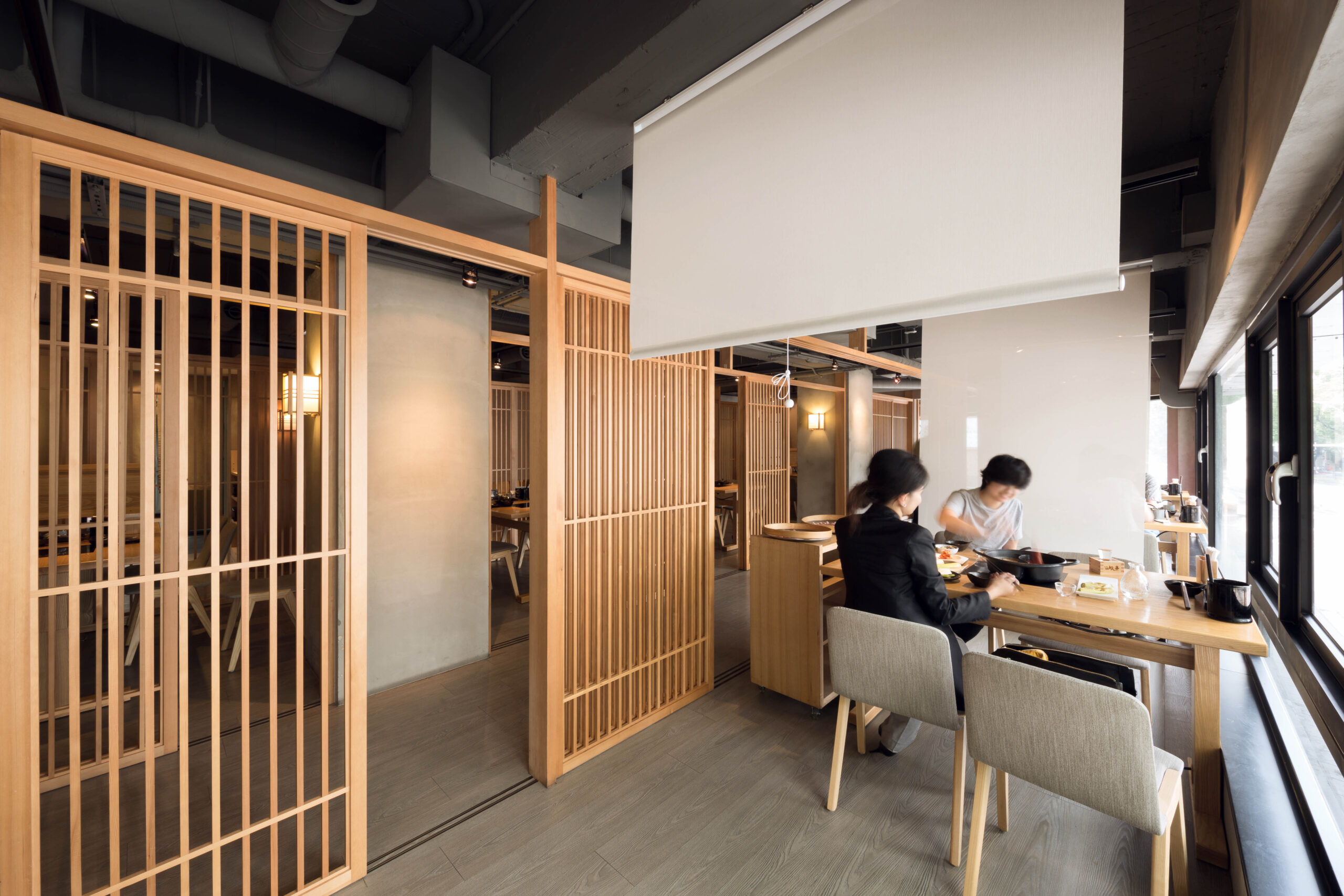 しゃぶしゃぶ店の和モダンな店舗内装 施工事例
